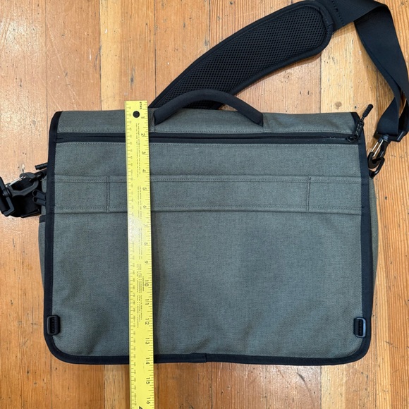 NWOT Timbuk2 Commuter laptop messenger bag - Picture 7 of 9